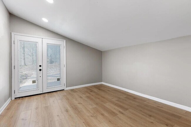 Foto del edificio - 627 Miles Rd