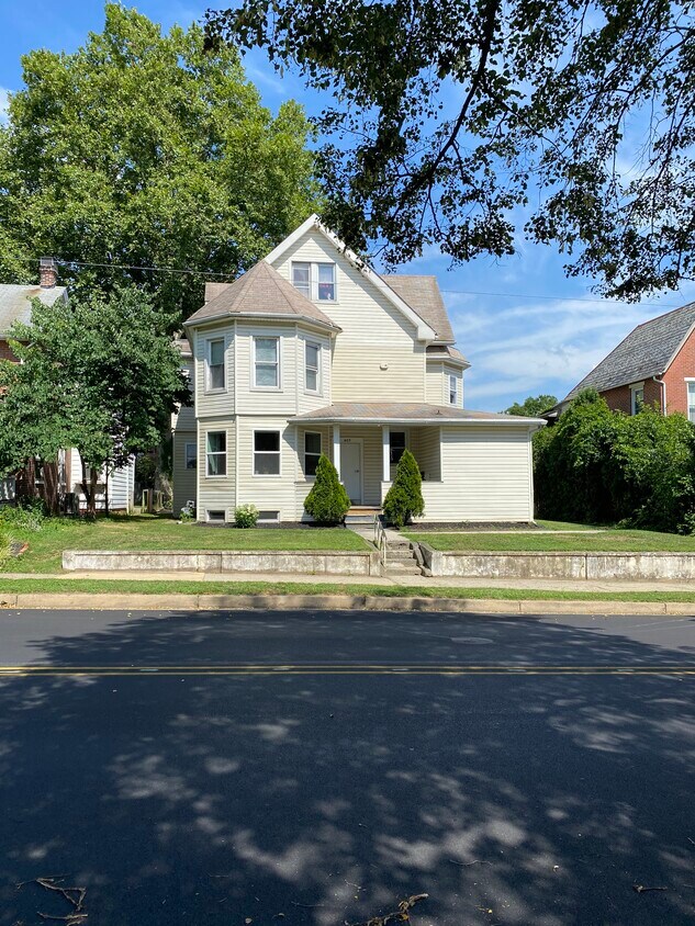 405 S Union St Unit 2, Square, PA 19348 Apartments in