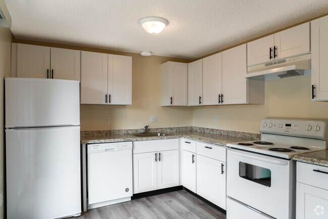 2BR, 2BA, - 845SF - Kitchen - Dell Terrace