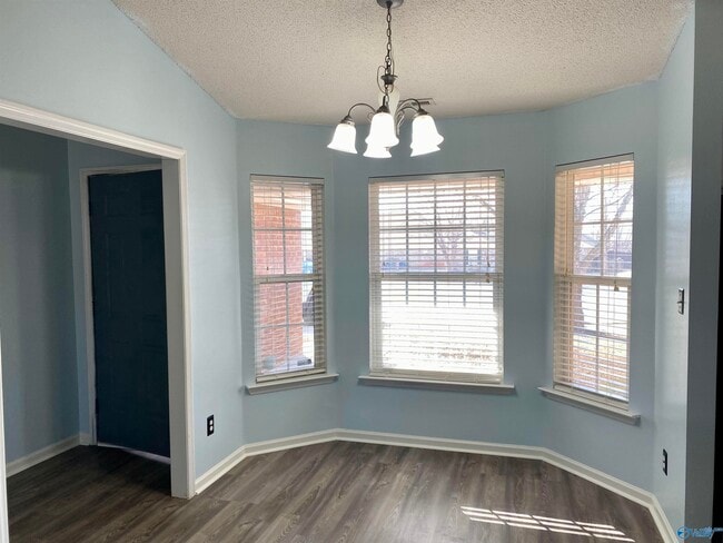 Building Photo - 229 Silverbreeze Ct