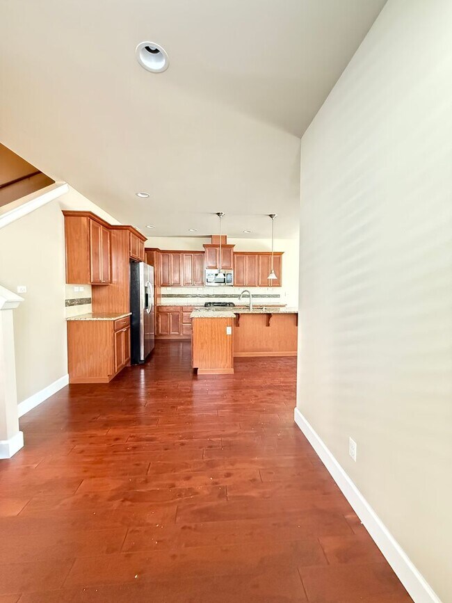 Foto del edificio - New! 3BD/2.5BTH Modern Townhouse in Greekb...