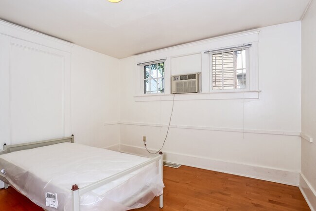 Foto del edificio - 1329 S University Ave