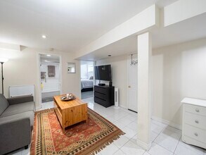 Building Photo - 26 Rockvale Ave