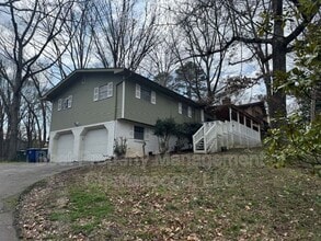 Building Photo - 1300 Highcrest Dr