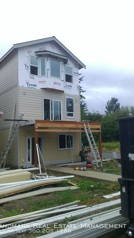 Building Photo - 9540 Semiahmoo Pkwy