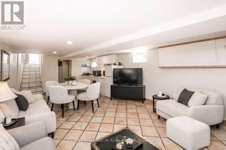 Building Photo - 533 Beresford Ave