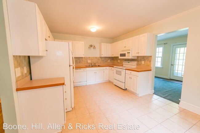 Building Photo - 3 br, 2 bath House - 901 W Haven Blvd