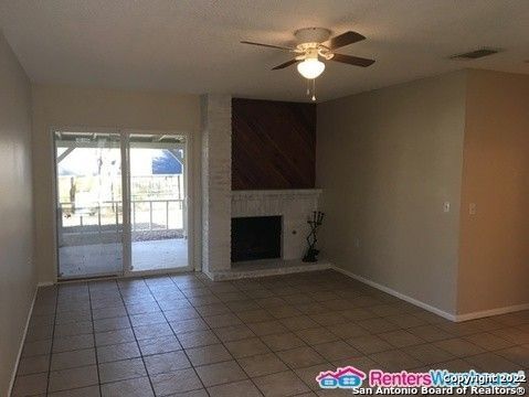 Foto del edificio - 5927 Lost Creek
