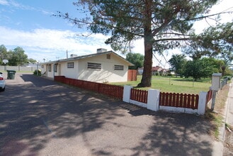 Building Photo - 2138 W Morten Ave