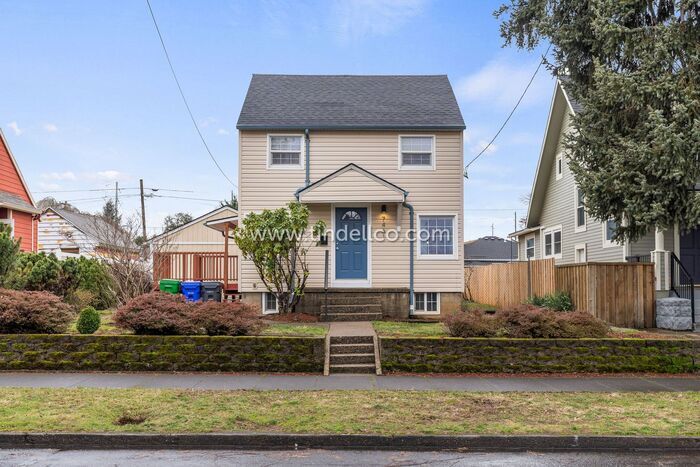 Primary Photo - Updated 3 bedroom, 3 Level Home near New S...