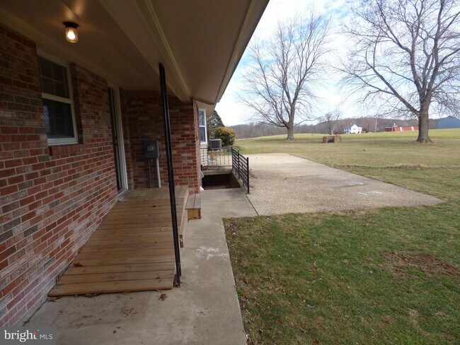 Foto del edificio - 25801 Long Corner Rd