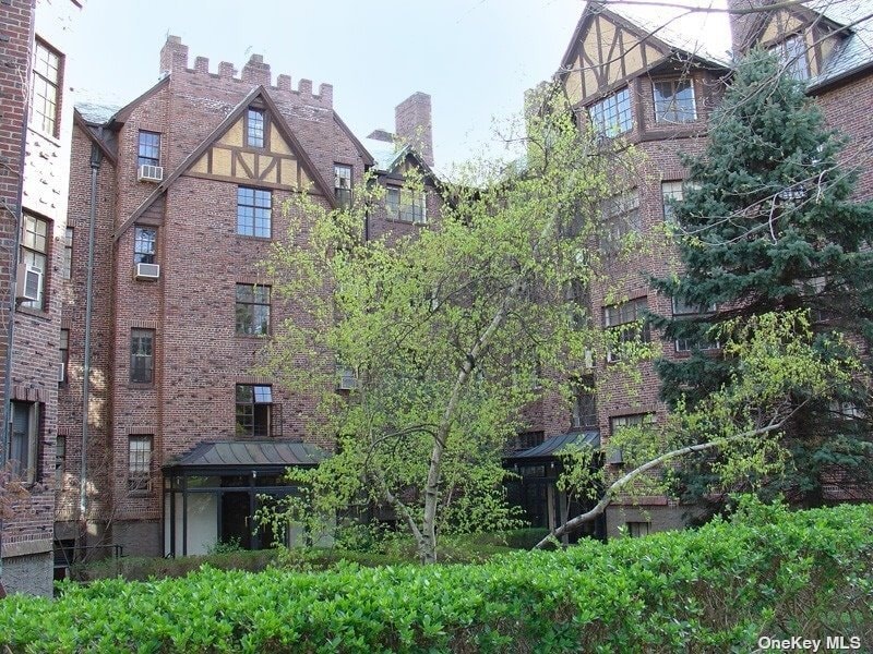 3830 Douglaston Pkwy Unit 3C, Queens, NY 11363 Room for Rent in