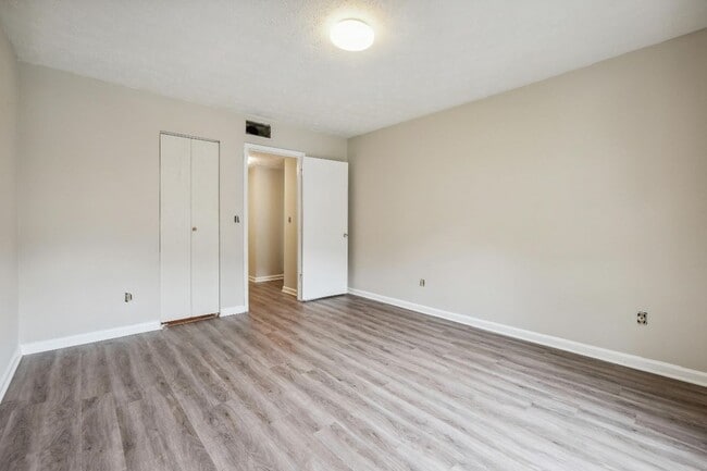 Building Photo - 3194 Abbeywood Dr
