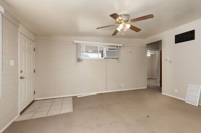 Foto del edificio - South Jordan 2 Bedroom, 1 Bathroom Duplex
