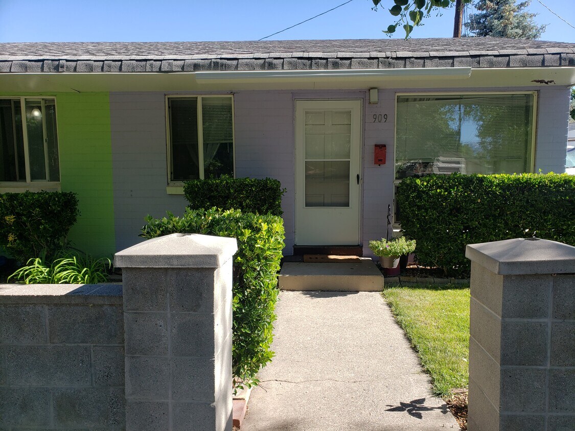 Primary Photo - 909 E Laird Ave