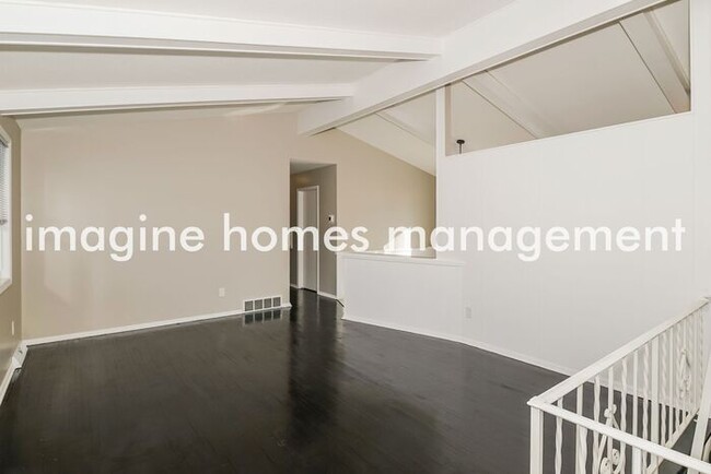 Foto del edificio - Charming 4 Bedroom Home in Brooklyn Park