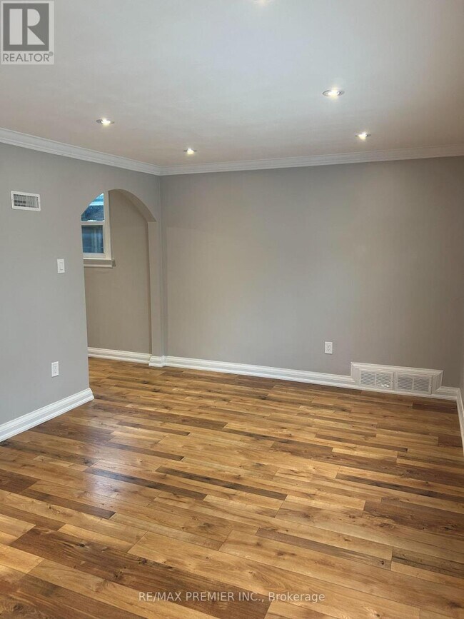Building Photo - 394 Whitmore Ave