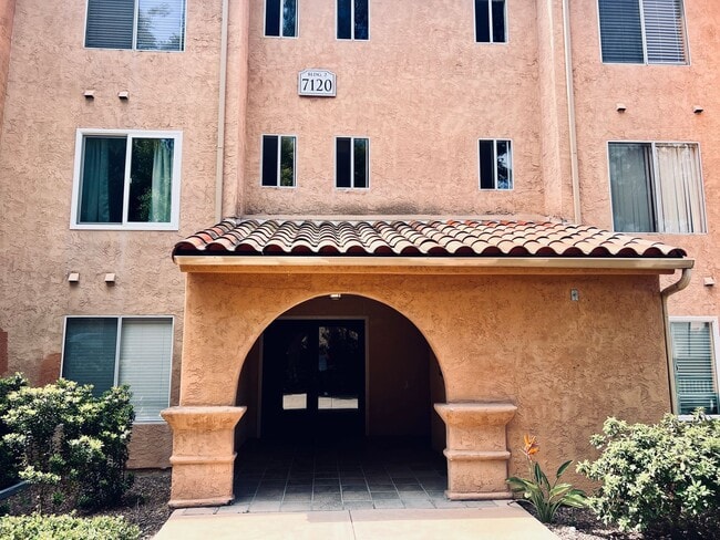 Foto del edificio - UTC Gated Lucera Two Master Bedroom Condo