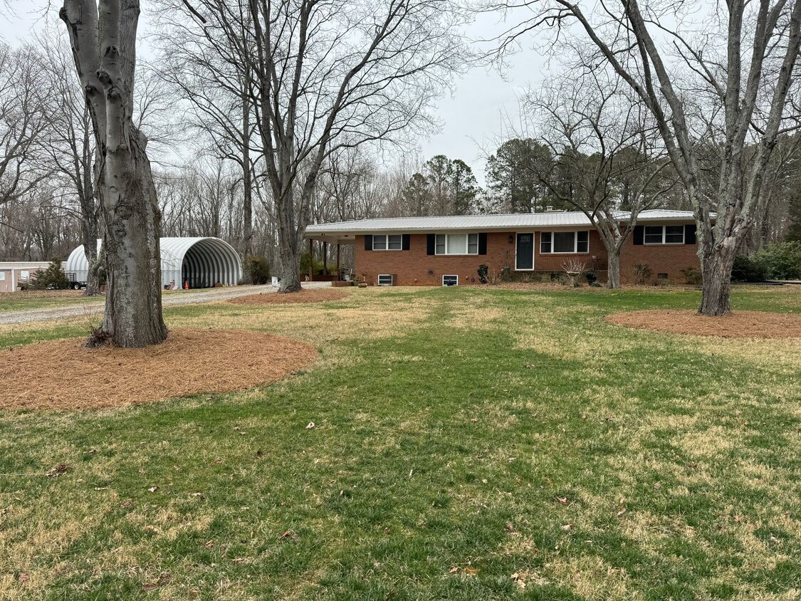 Primary Photo - 3-bedroom home in Sherrills Ford