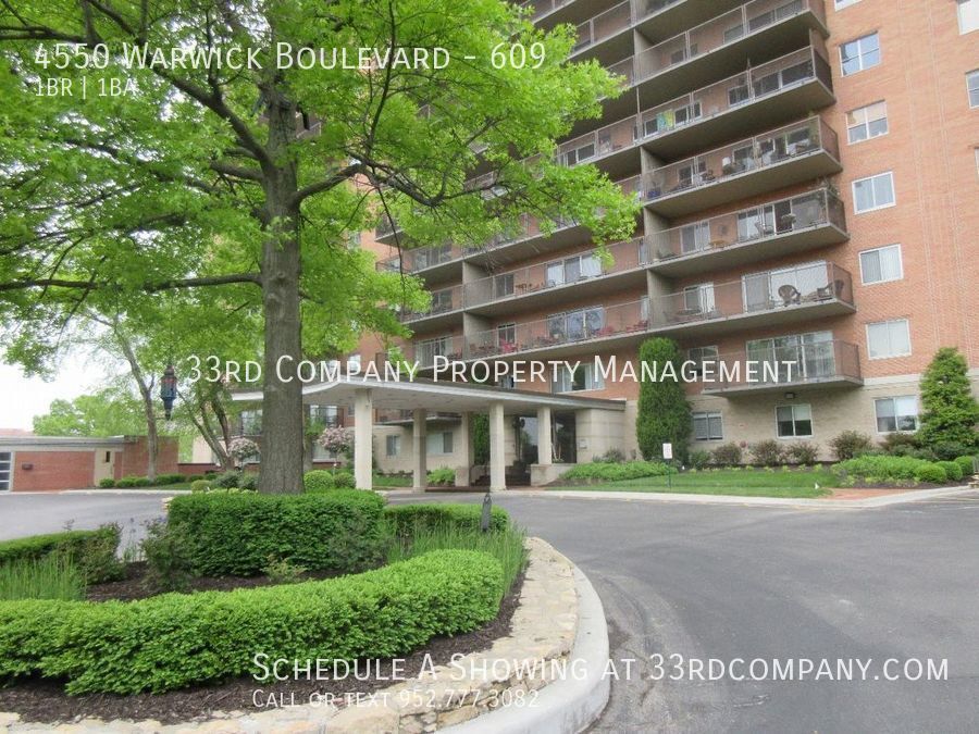 Foto principal - Beautiful 1 bed 1 bath Condo in the Plaza.