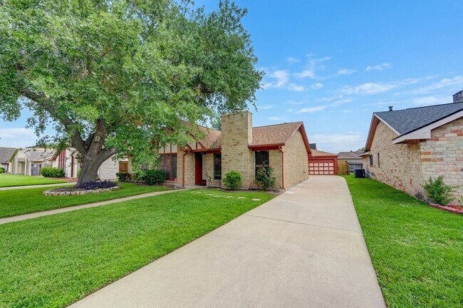 Building Photo - 10122 Sageglow Dr
