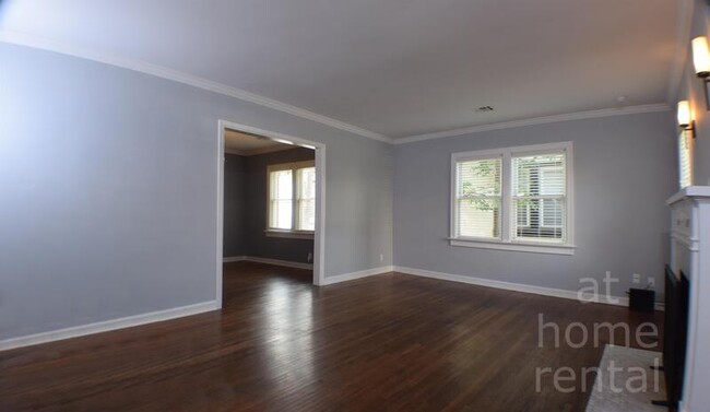 Building Photo - 1208 S Columbia Ave
