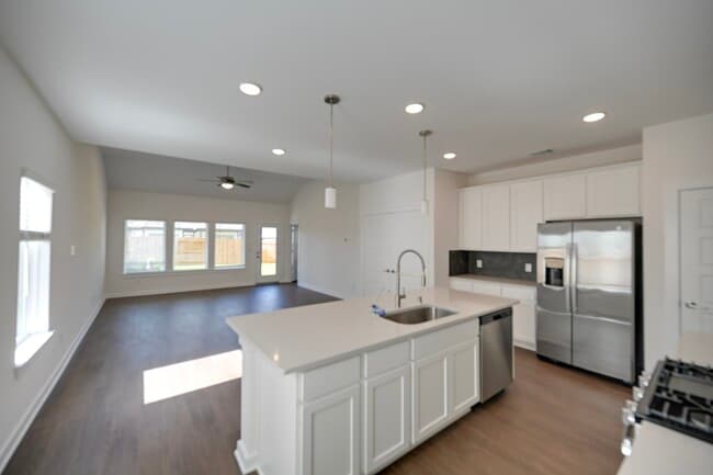 Building Photo - 32511 Midsummer Dr
