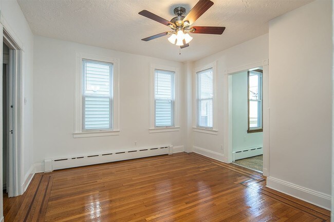 Building Photo - 426 50th St