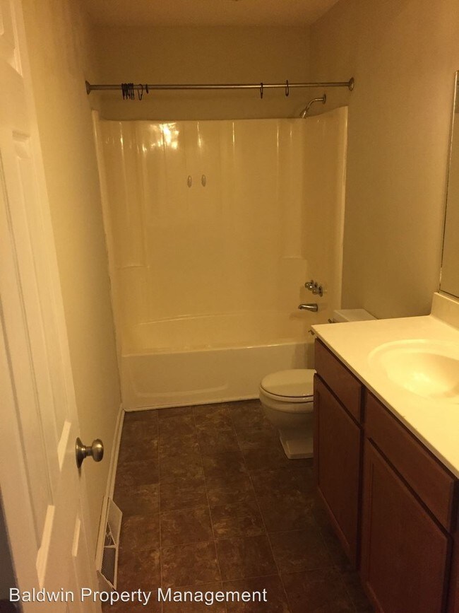 Building Photo - 3 br, 2 bath House - 5287 Silas Creek Parkway