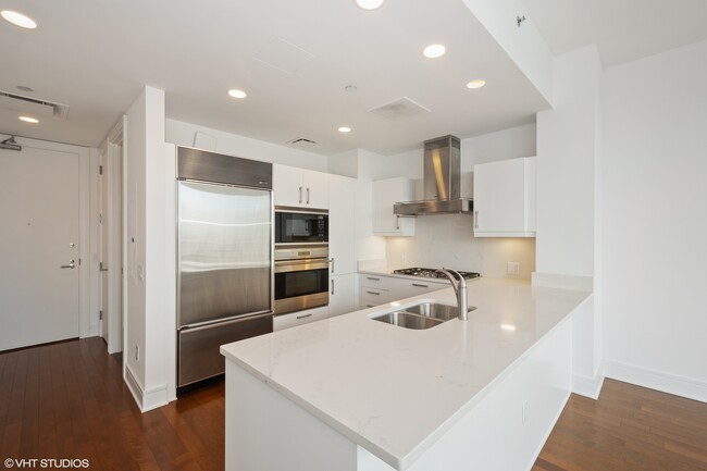 Building Photo - 401 N Wabash Ave