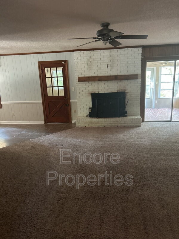 Foto del edificio - 1916 S Main St