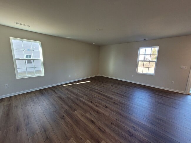 Building Photo - BRAND NEW - Stunning 4 Bed/2.5 Bath Home -...