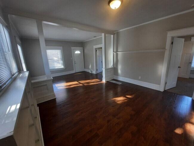 Foto del edificio - 2 Bedroom, 1 Bathroom home near Drake Univ...