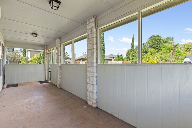 Building Photo - 6505 Vista View Dr