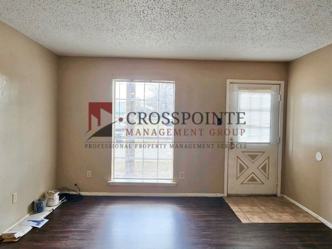 Building Photo - Tammy Lynn Dr Duplex