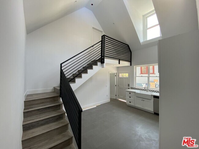 Foto del edificio - 1301 W 22nd St