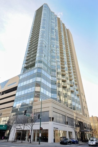 Building Photo - 111 W Maple St
