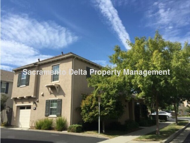 Foto del edificio - Avail 7/21 - 2 bedroom home in gated commu...