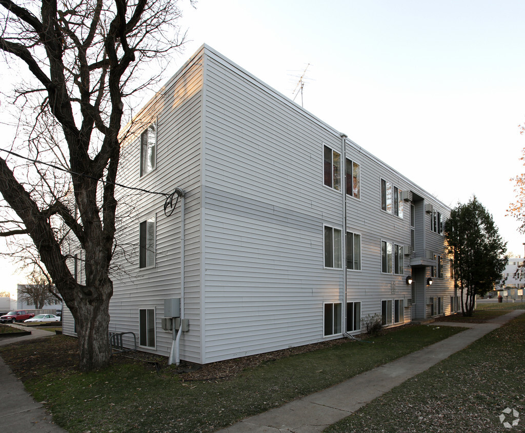 Primary Photo - 1538 6th Ave S
