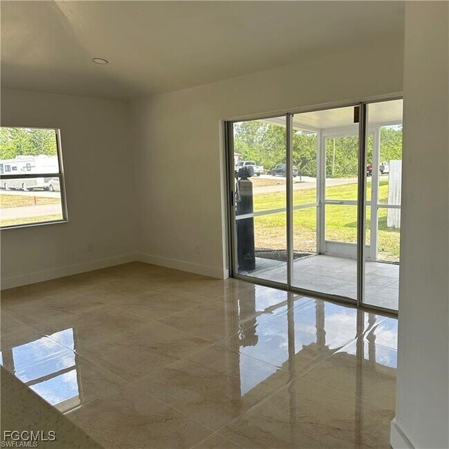 Foto del edificio - 5401 Banning St
