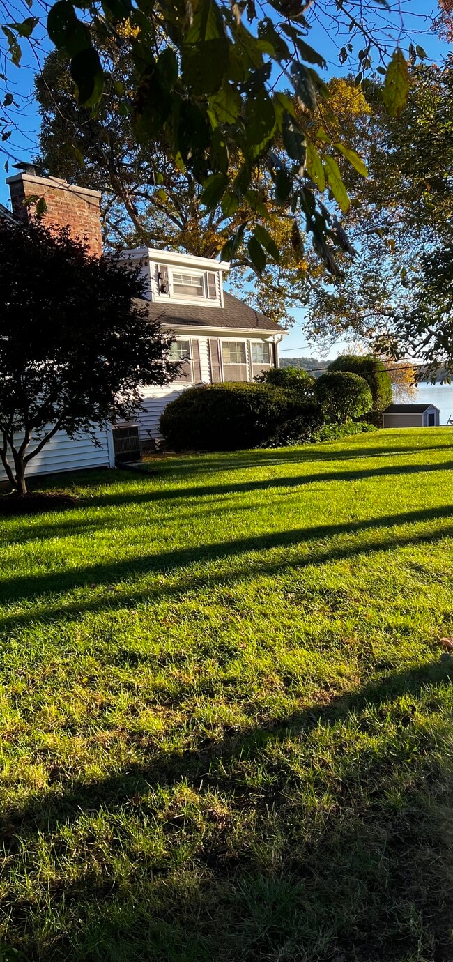 Building Photo - 25 Chickering Rd