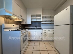 Building Photo - 411 7th St