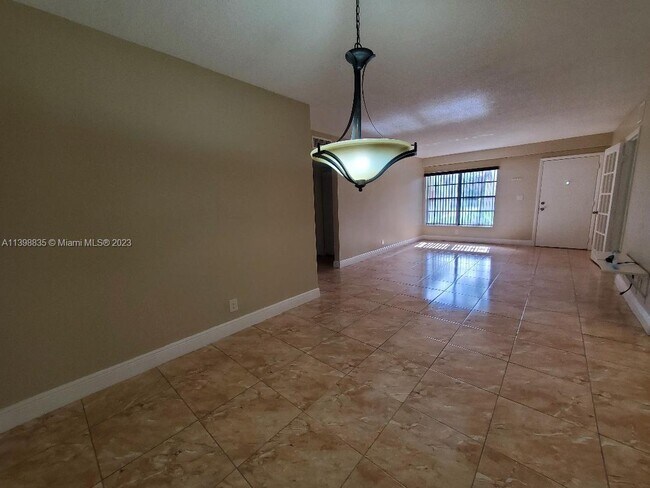 Building Photo - 12821 SW 43rd Dr
