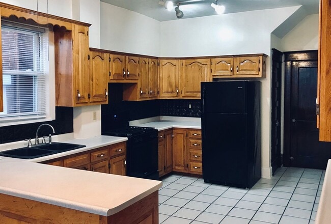 Building Photo - 120 Ninth St