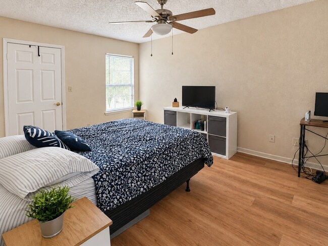 Photo - 5500 Devonbriar Way (Orlando, FL) Townhome