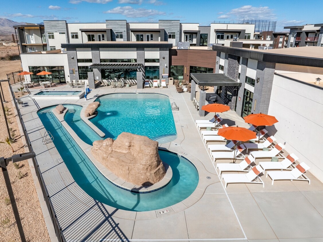 Primary Photo - The Vue At Desert Color