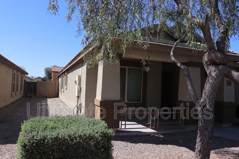 Foto principal - 23651 W Corona Ave