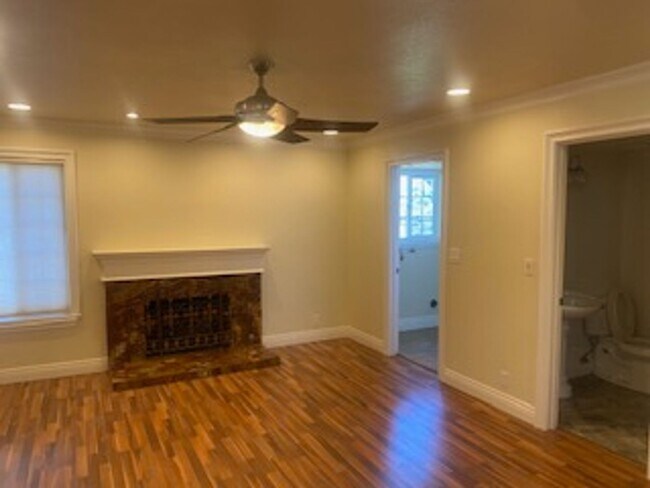 Foto del edificio - 4 Bedroom, 2.5 Bathrooms