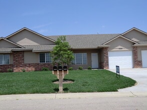 Building Photo - 10838 W Clubview Rd