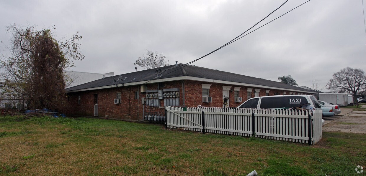 2222 Florida Ave, Kenner, LA 70062 Apartments in Kenner, LA